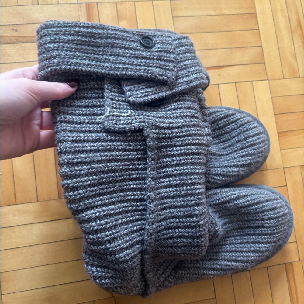 Gray Knit Uggs